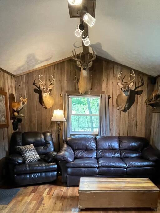 Bourbon Trail Cabin On The Farm Lawrenceburg Exterior foto